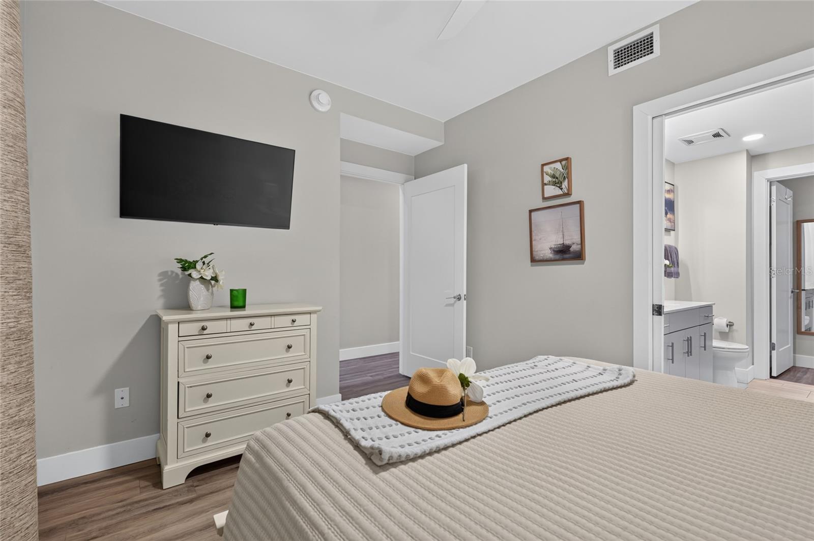 THE STRAND PF SARASOTA - Residential