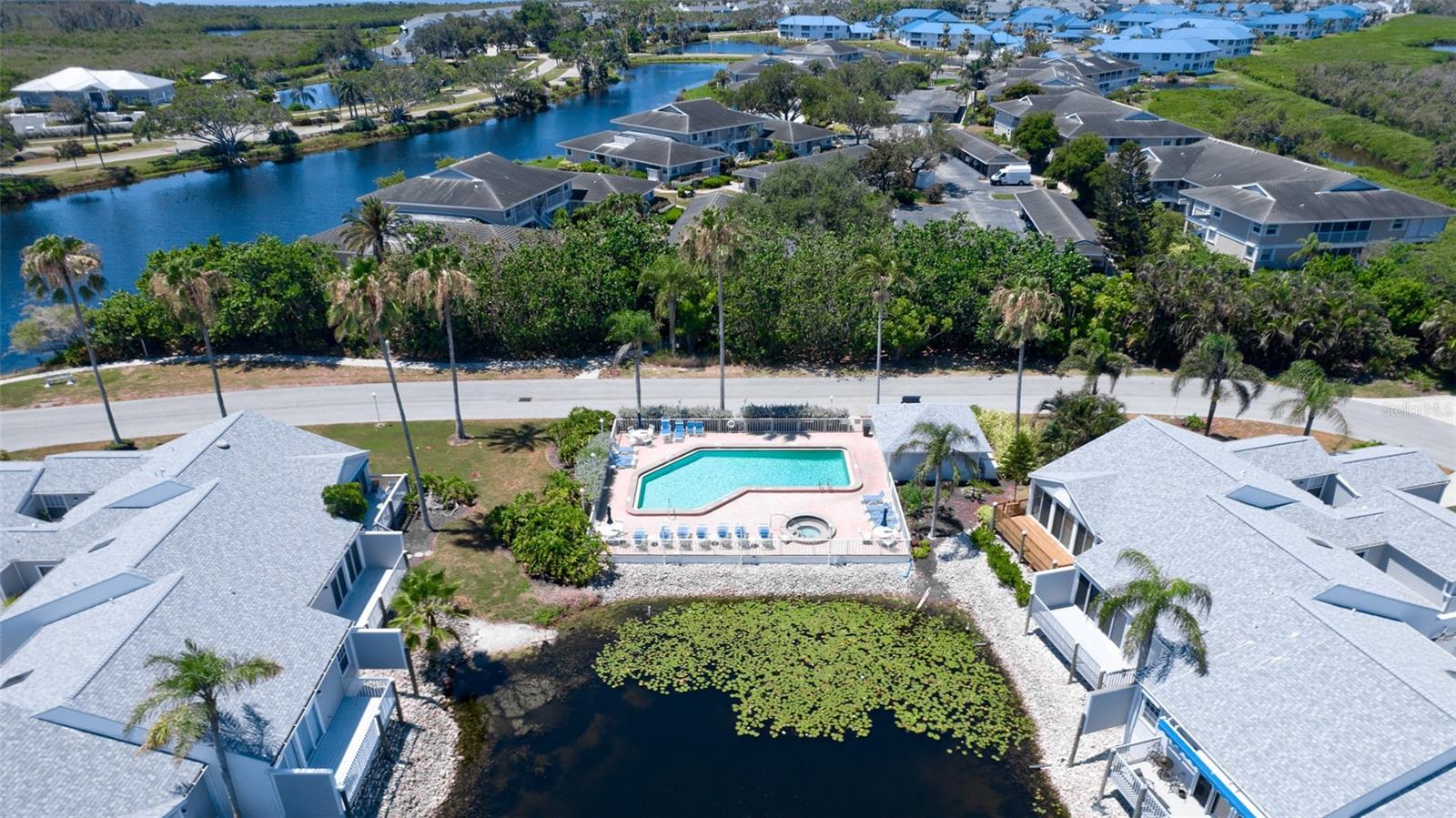 SPOONBILL COURTYARD HOMES AT PERICO BAY - Residential