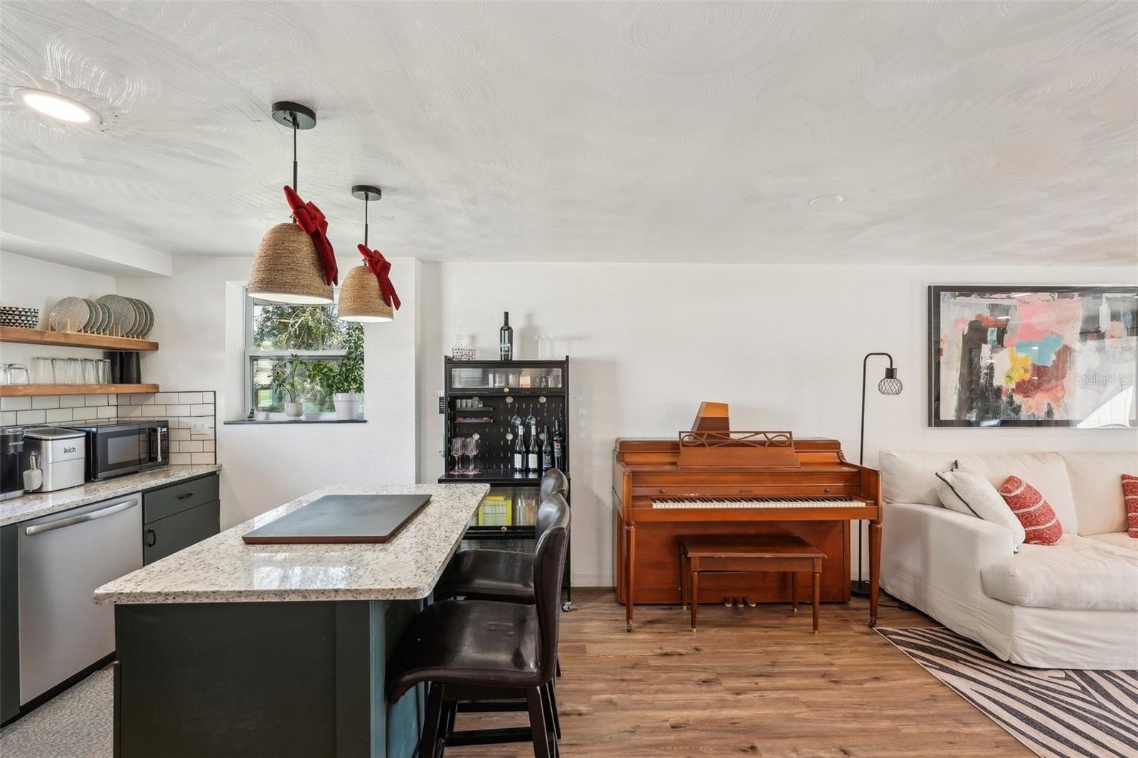 SOUTH VENICE - Residential