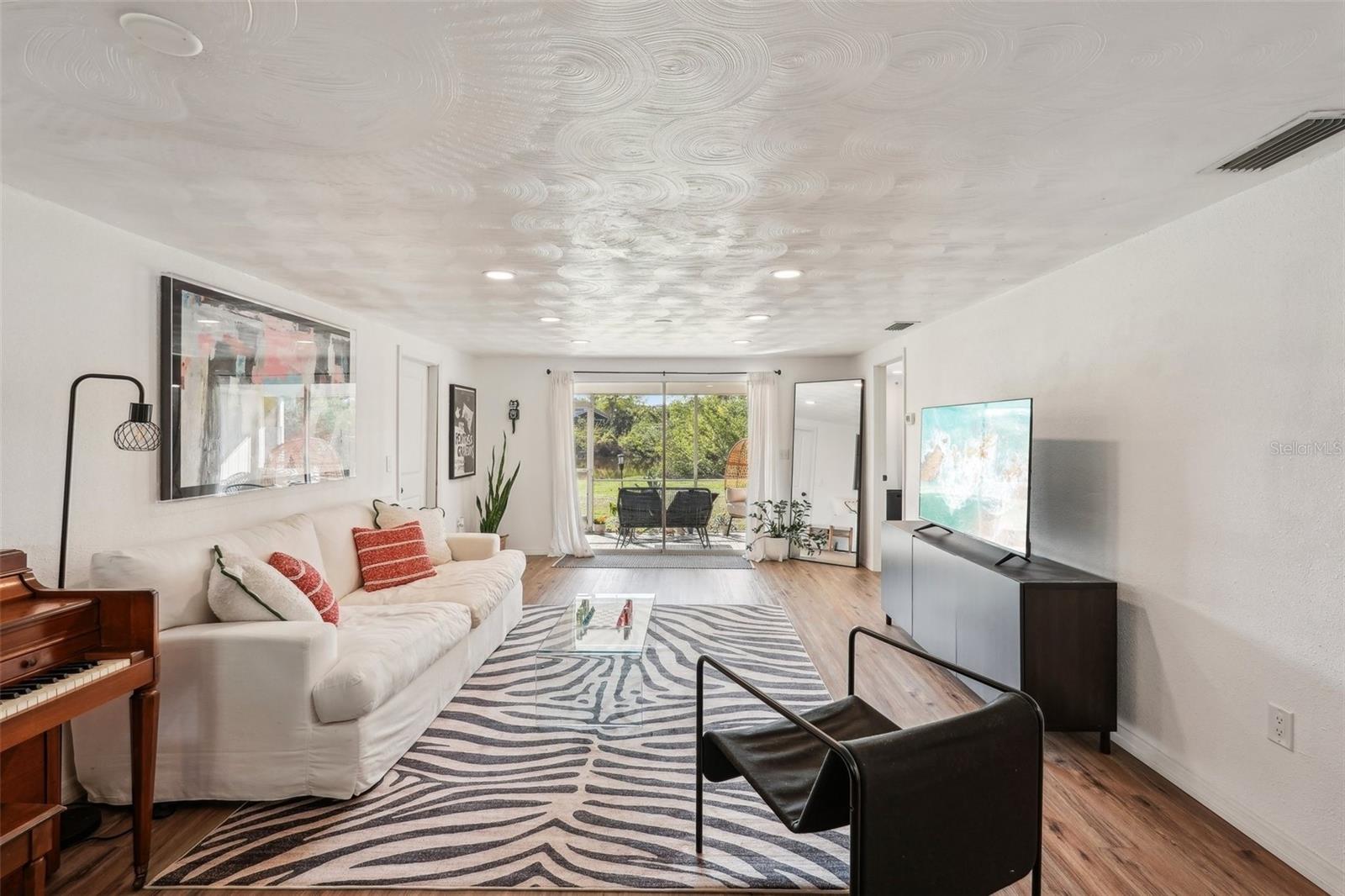 SOUTH VENICE - Residential