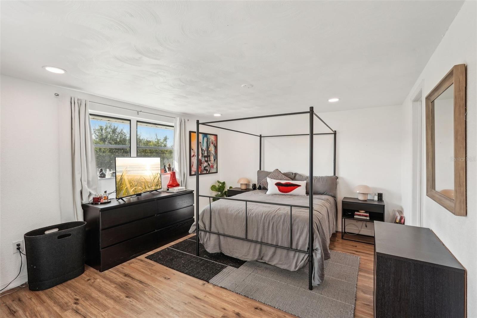 SOUTH VENICE - Residential