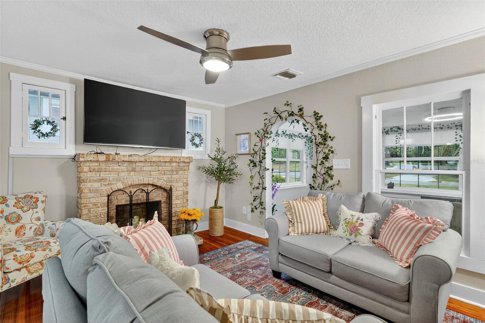 MOUNT DORA DICKERMAN SUB - Residential