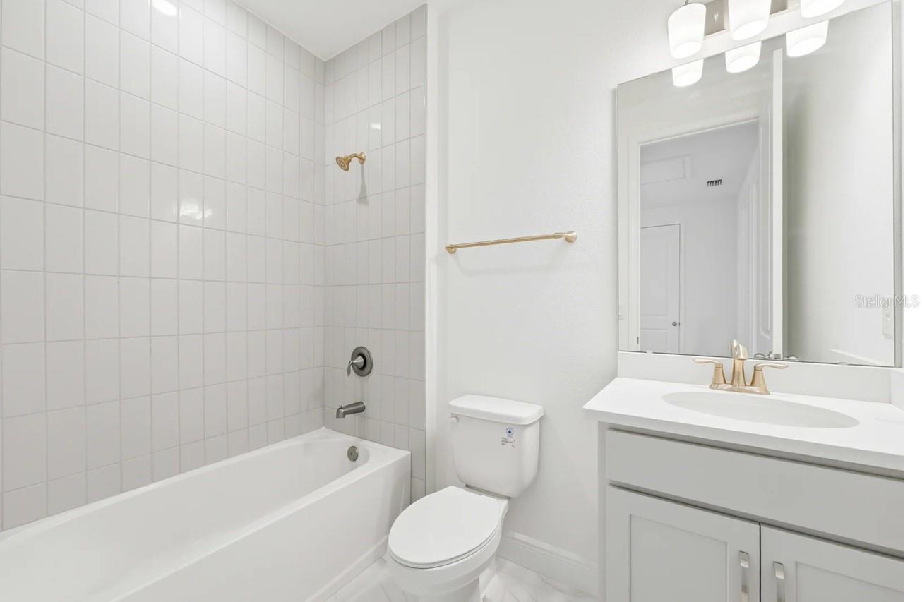 HAMLIN POINTE - Residential Lease