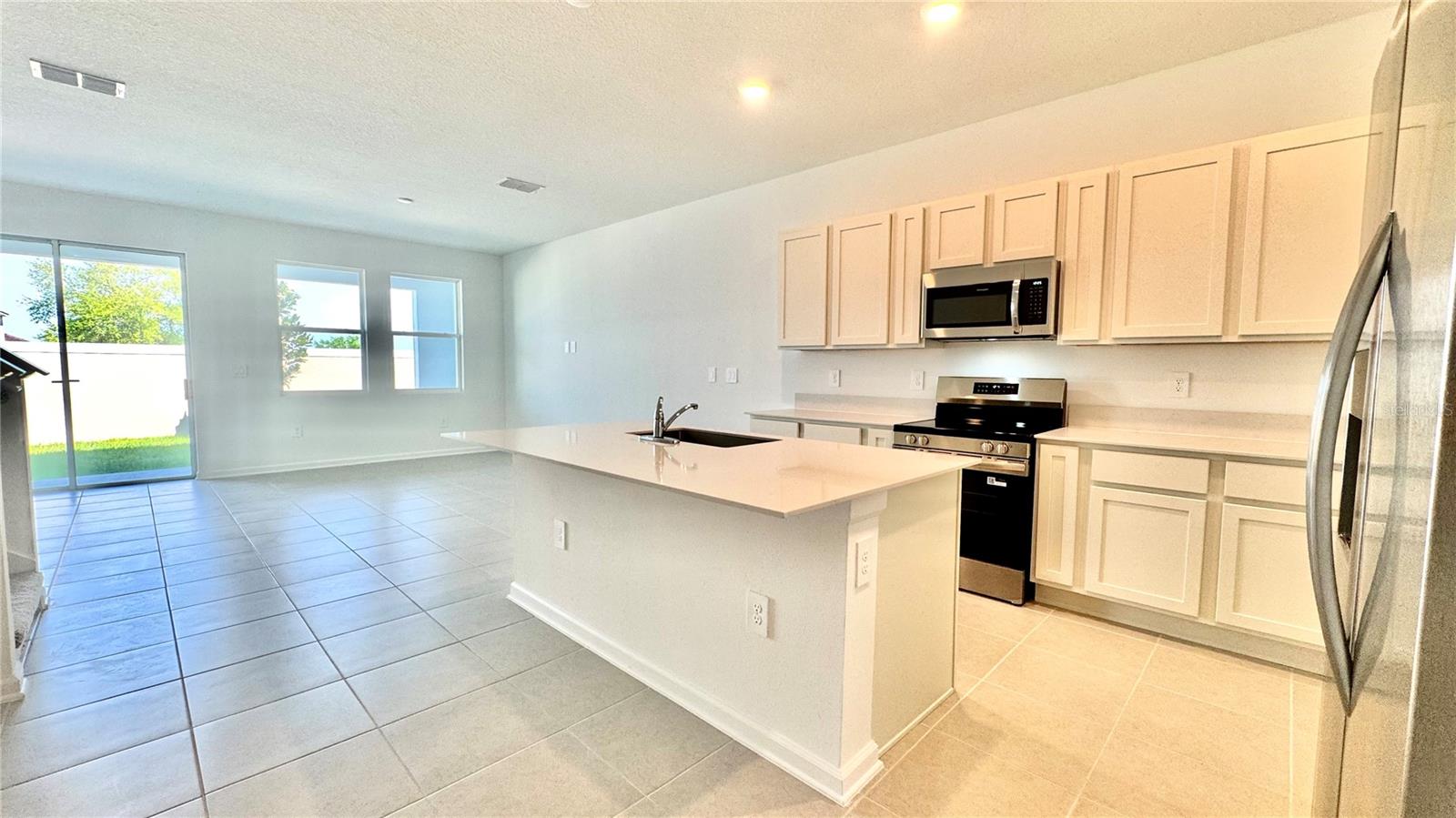 SOL VISTA - Residential Lease