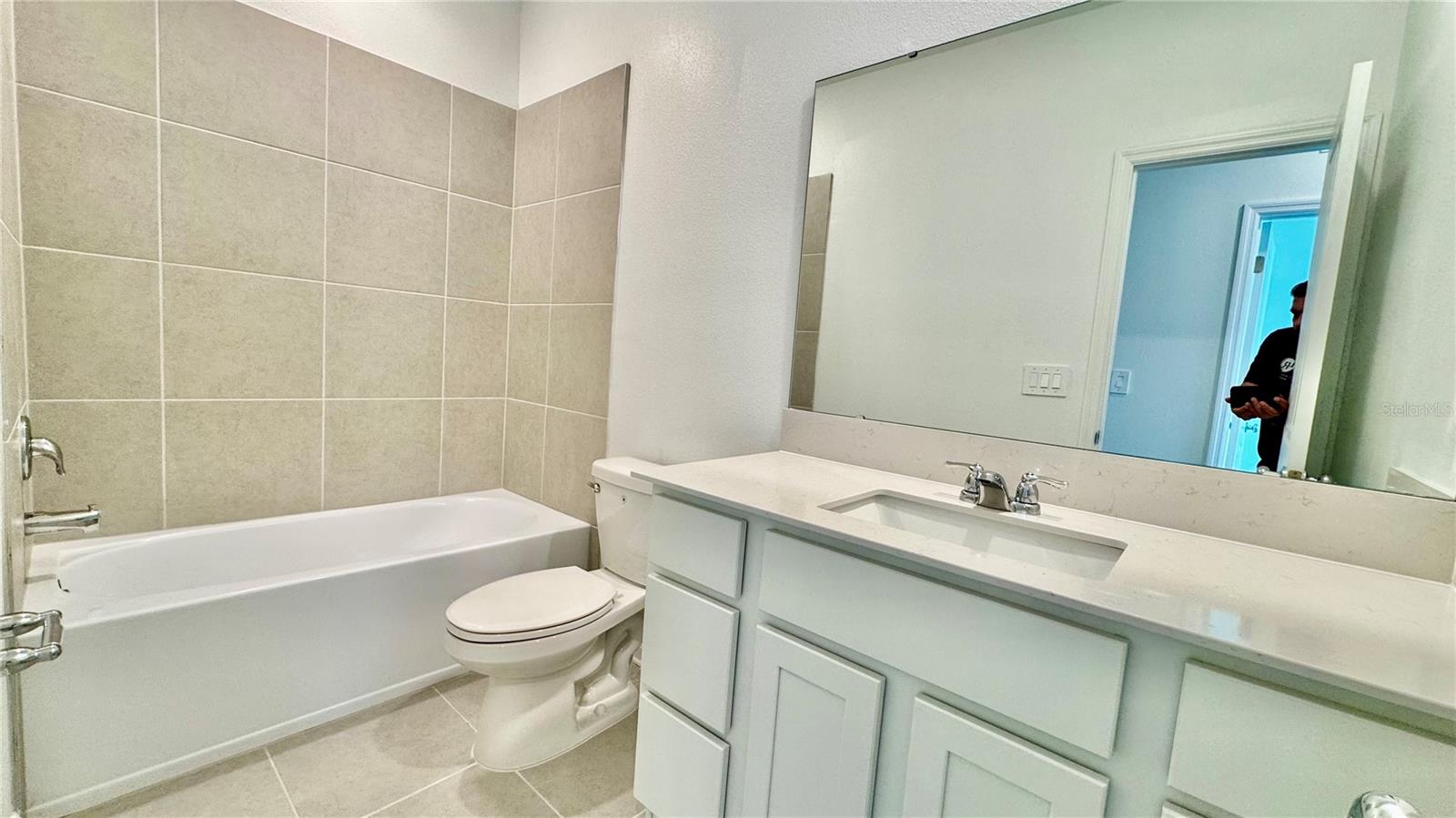 SOL VISTA - Residential Lease