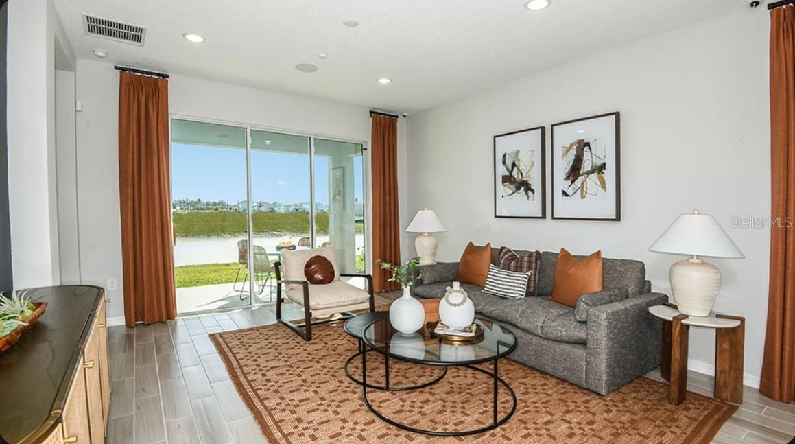 HILLCREST - Residential