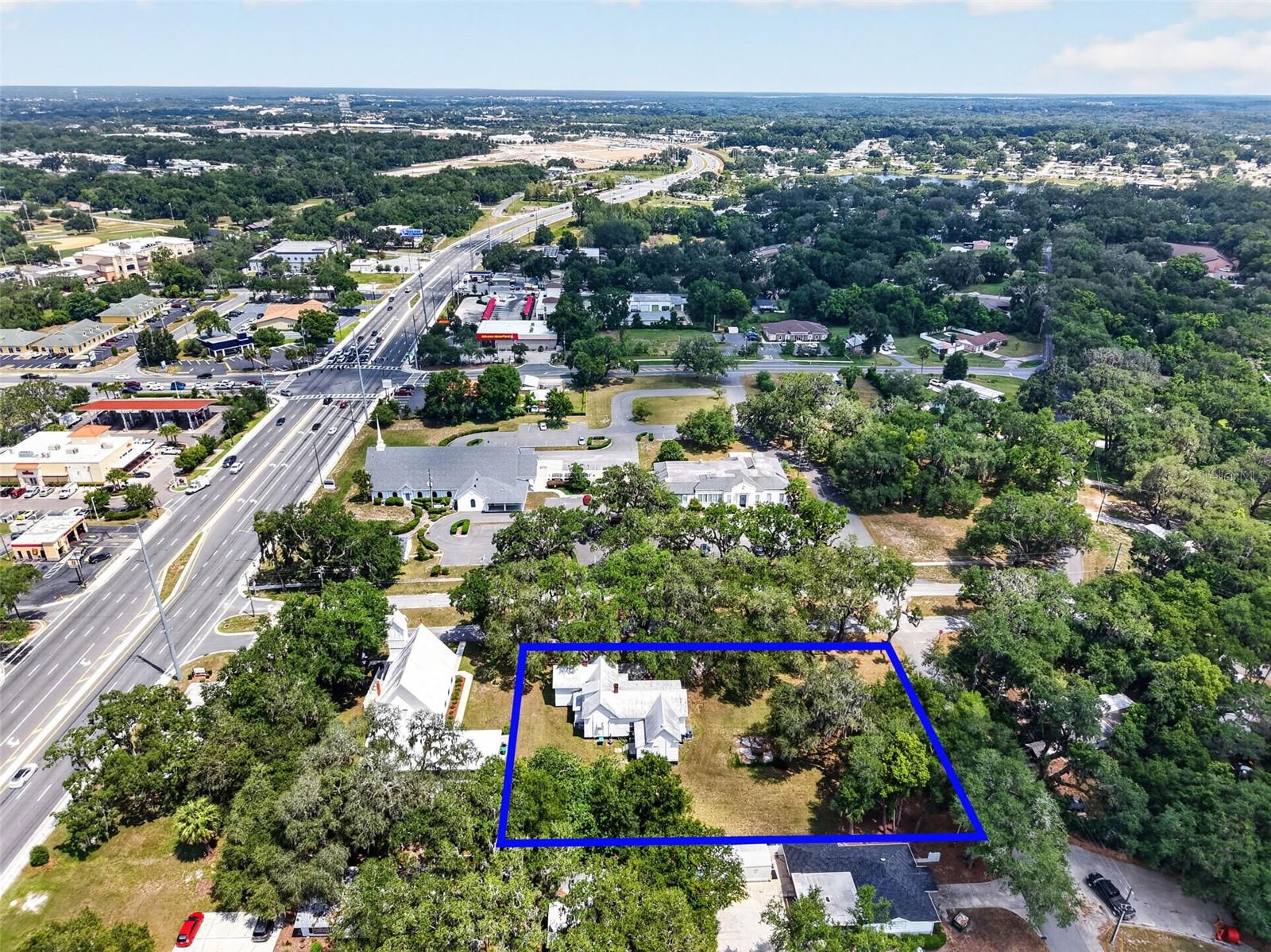 LADY LAKE - Commercial Sale