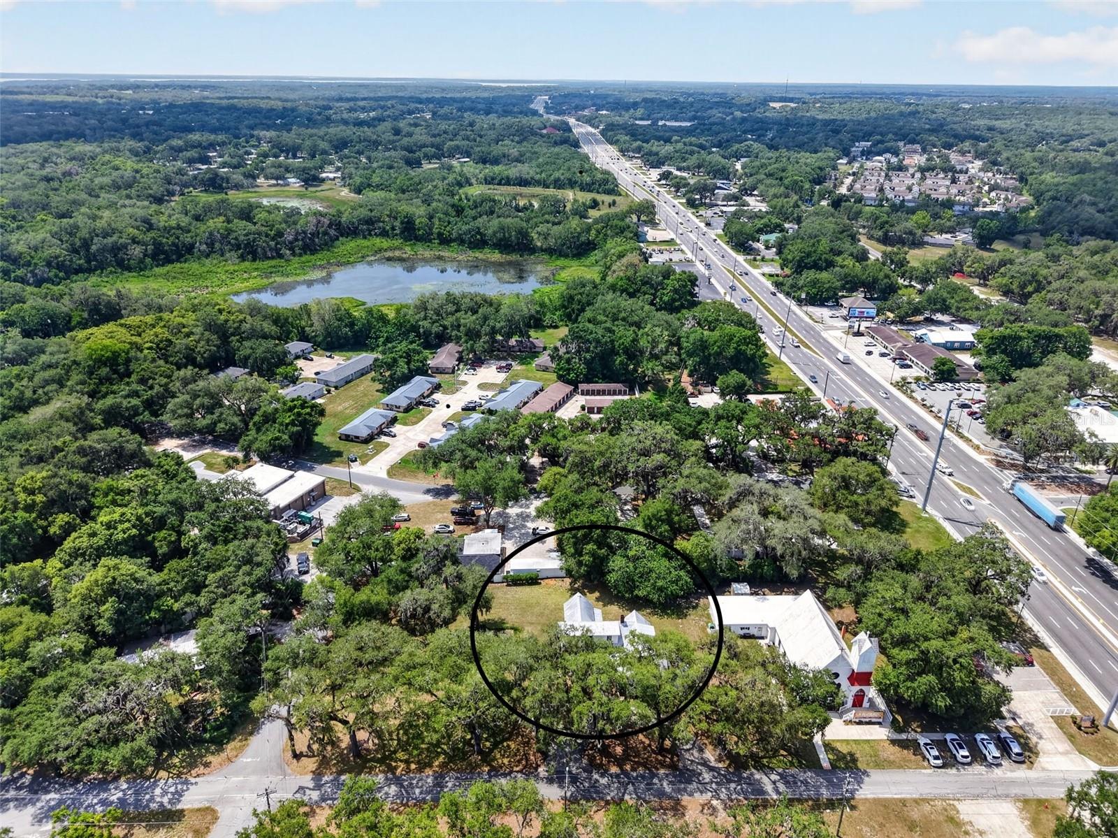LADY LAKE - Commercial Sale