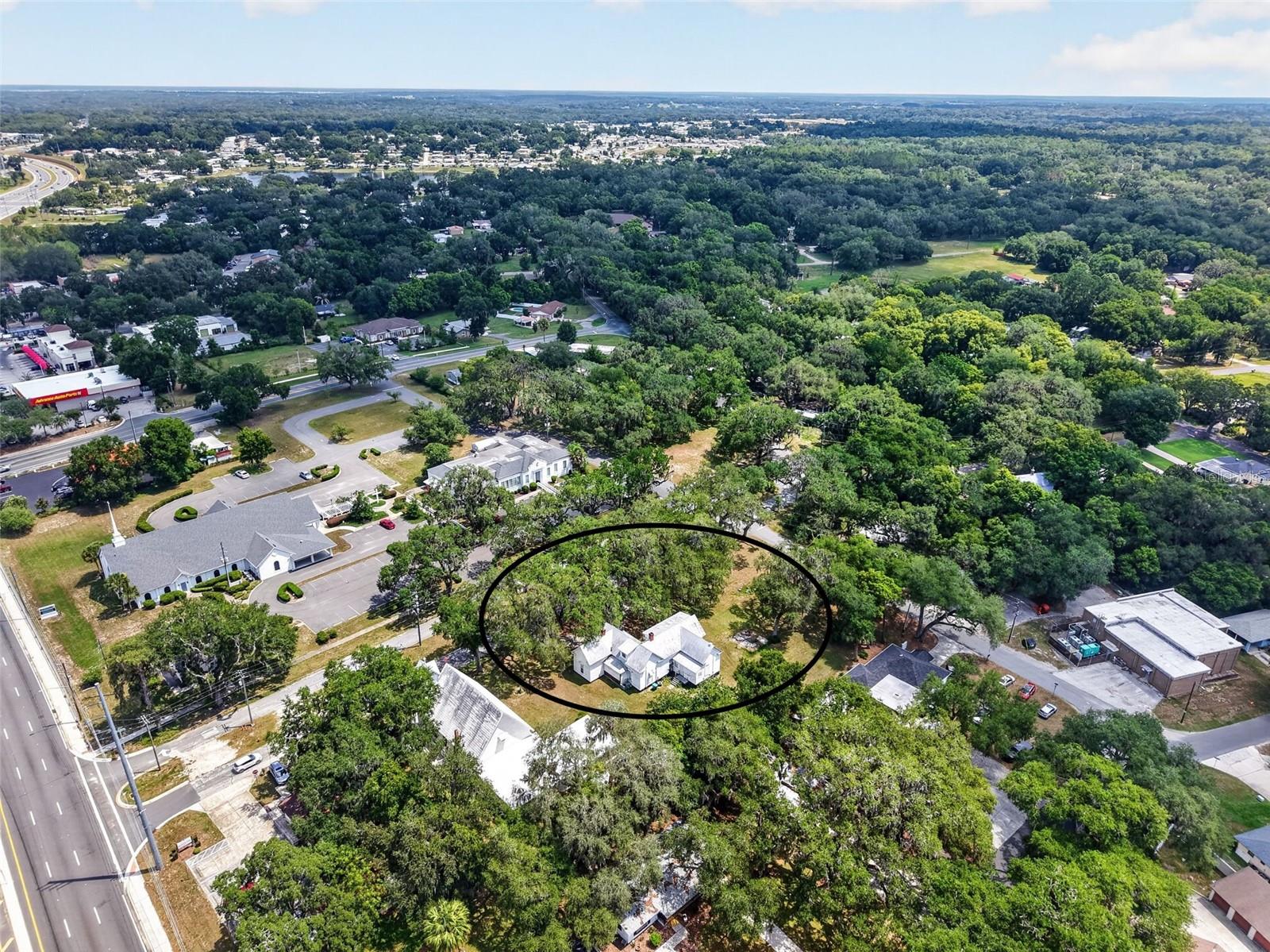 LADY LAKE - Commercial Sale