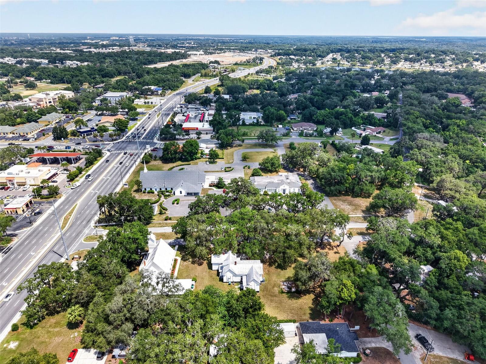 LADY LAKE - Commercial Sale