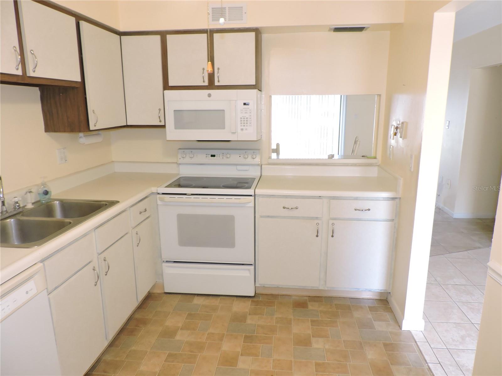 LAKE WALES VILLAGE - Residential