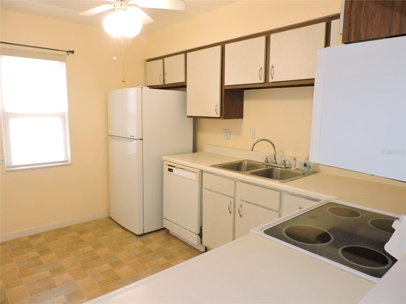 LAKE WALES VILLAGE - Residential