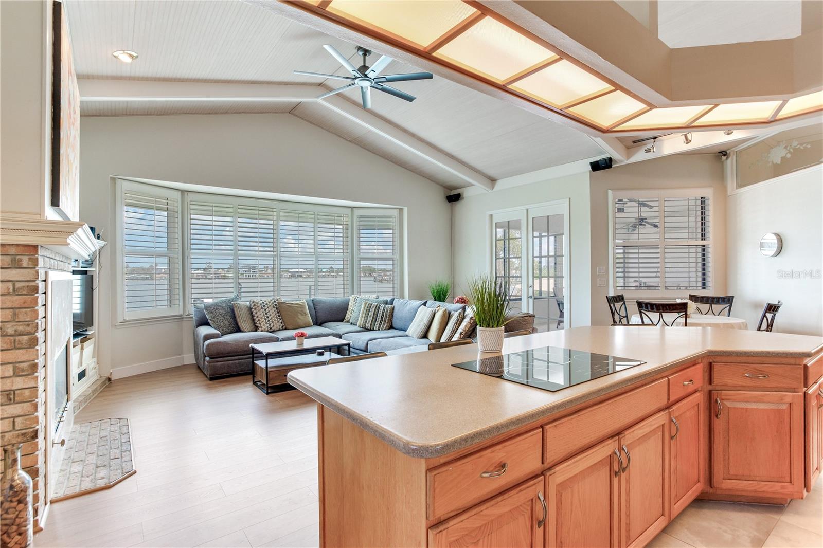 SUNRAY BEACH HOMES - Residential
