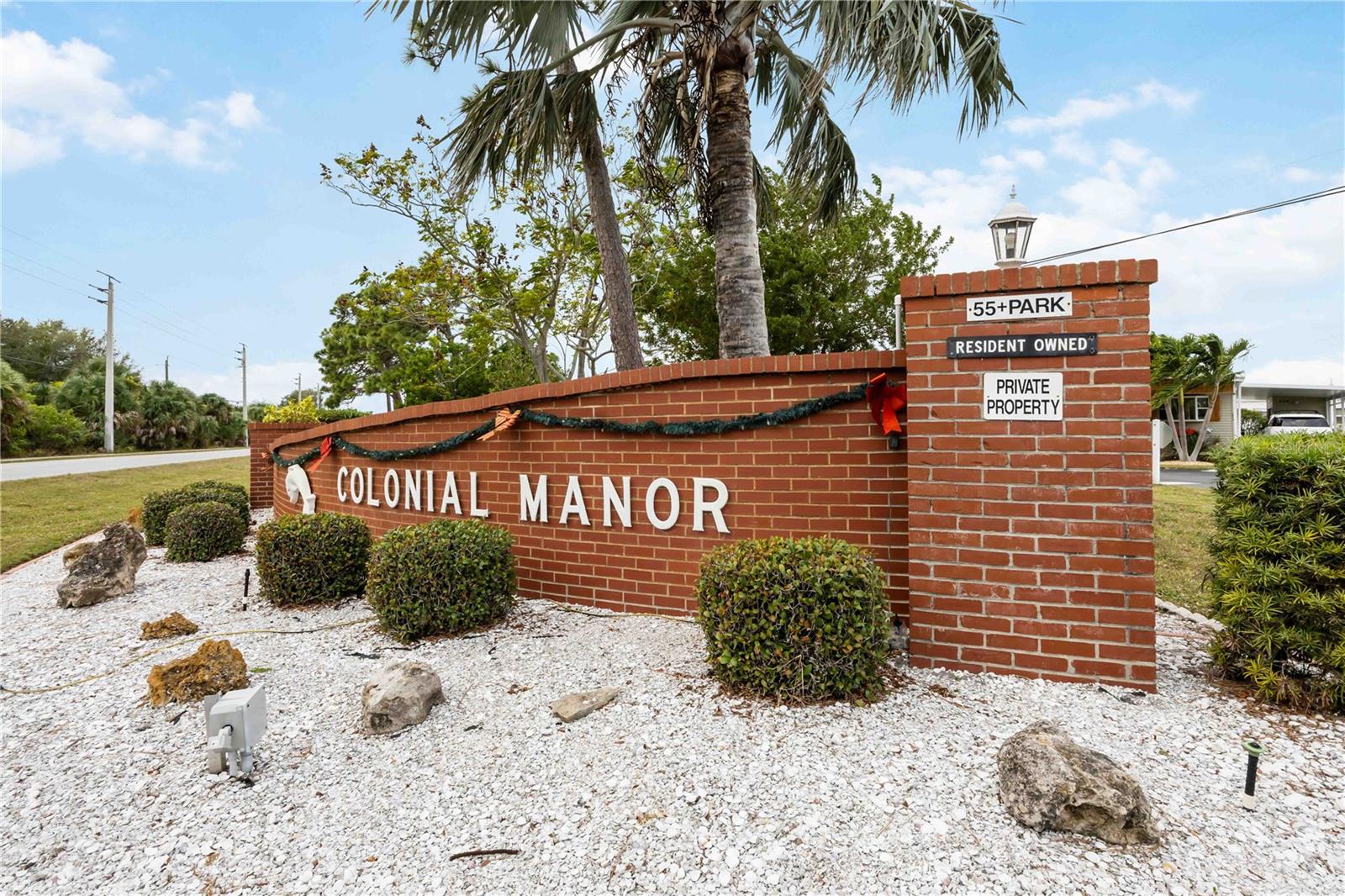 COLONIAL MANOR - Residential