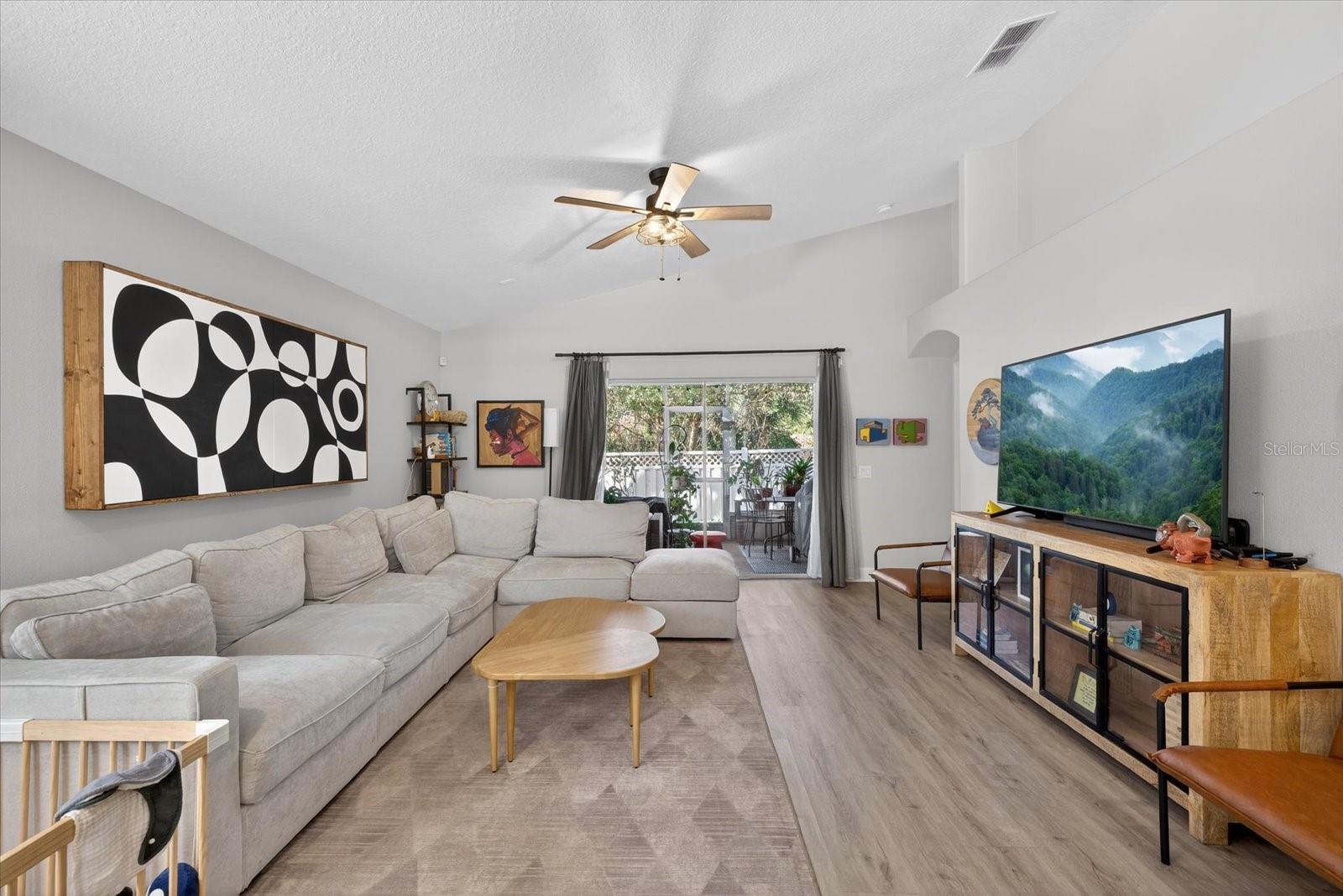 TAMPA PALMS AREA 4 PRCL 11 U - Residential Lease
