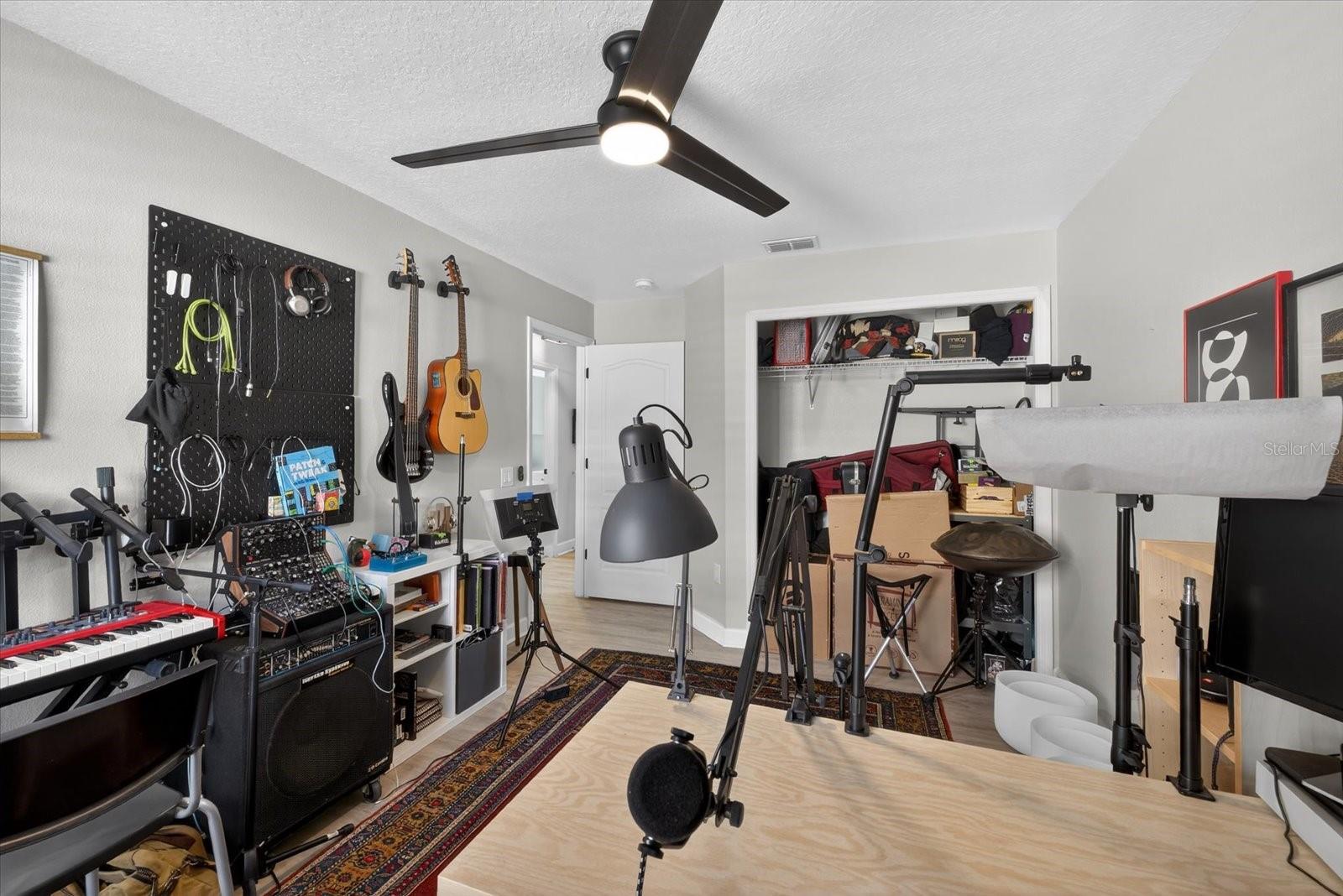 TAMPA PALMS AREA 4 PRCL 11 U - Residential Lease
