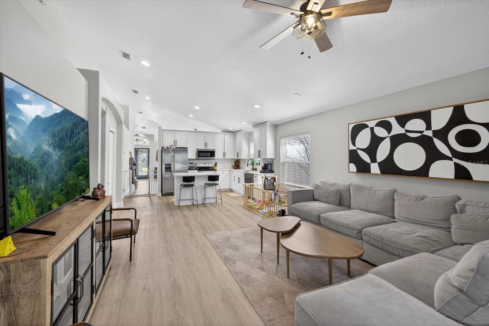 TAMPA PALMS AREA 4 PRCL 11 U - Residential Lease