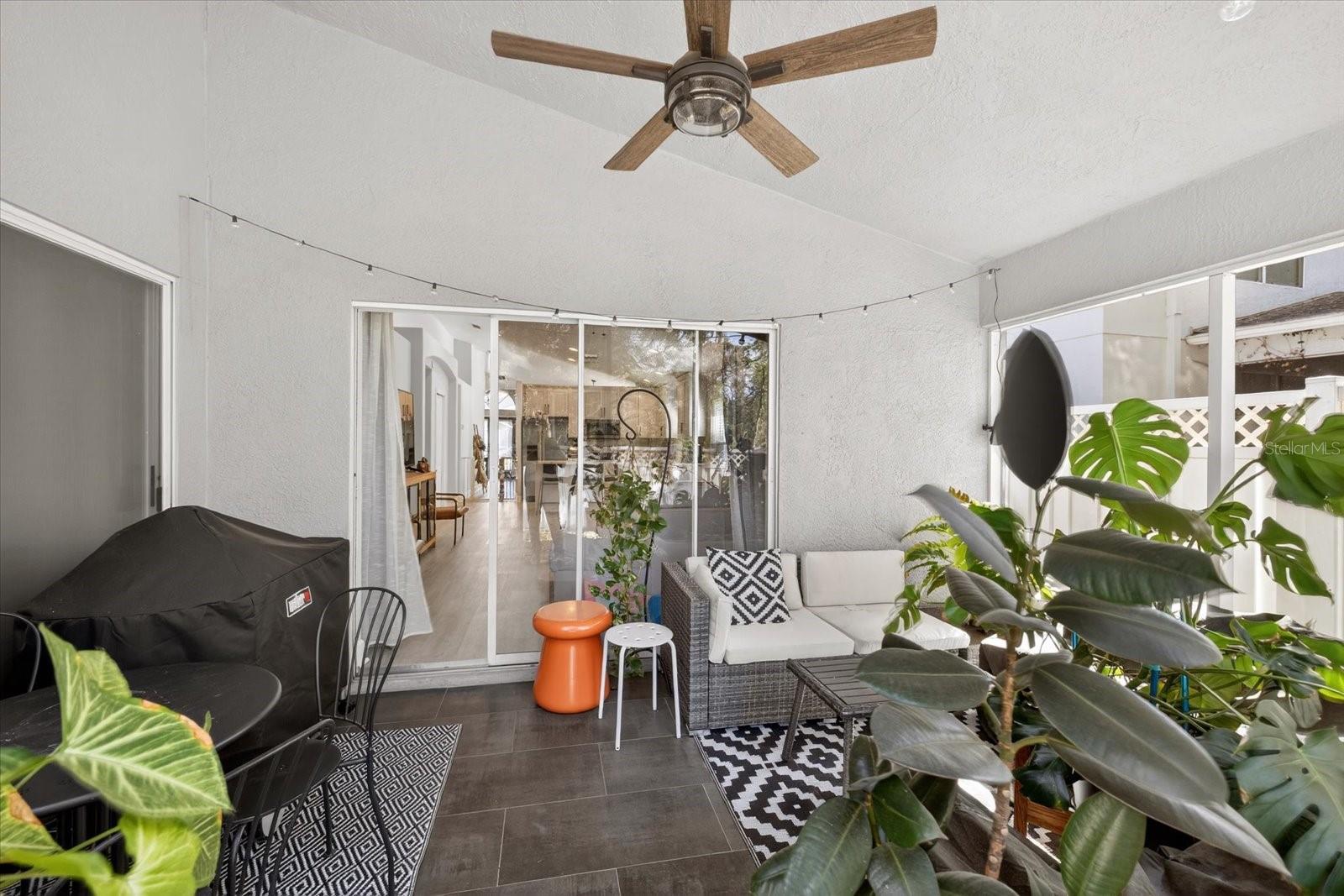 TAMPA PALMS AREA 4 PRCL 11 U - Residential Lease