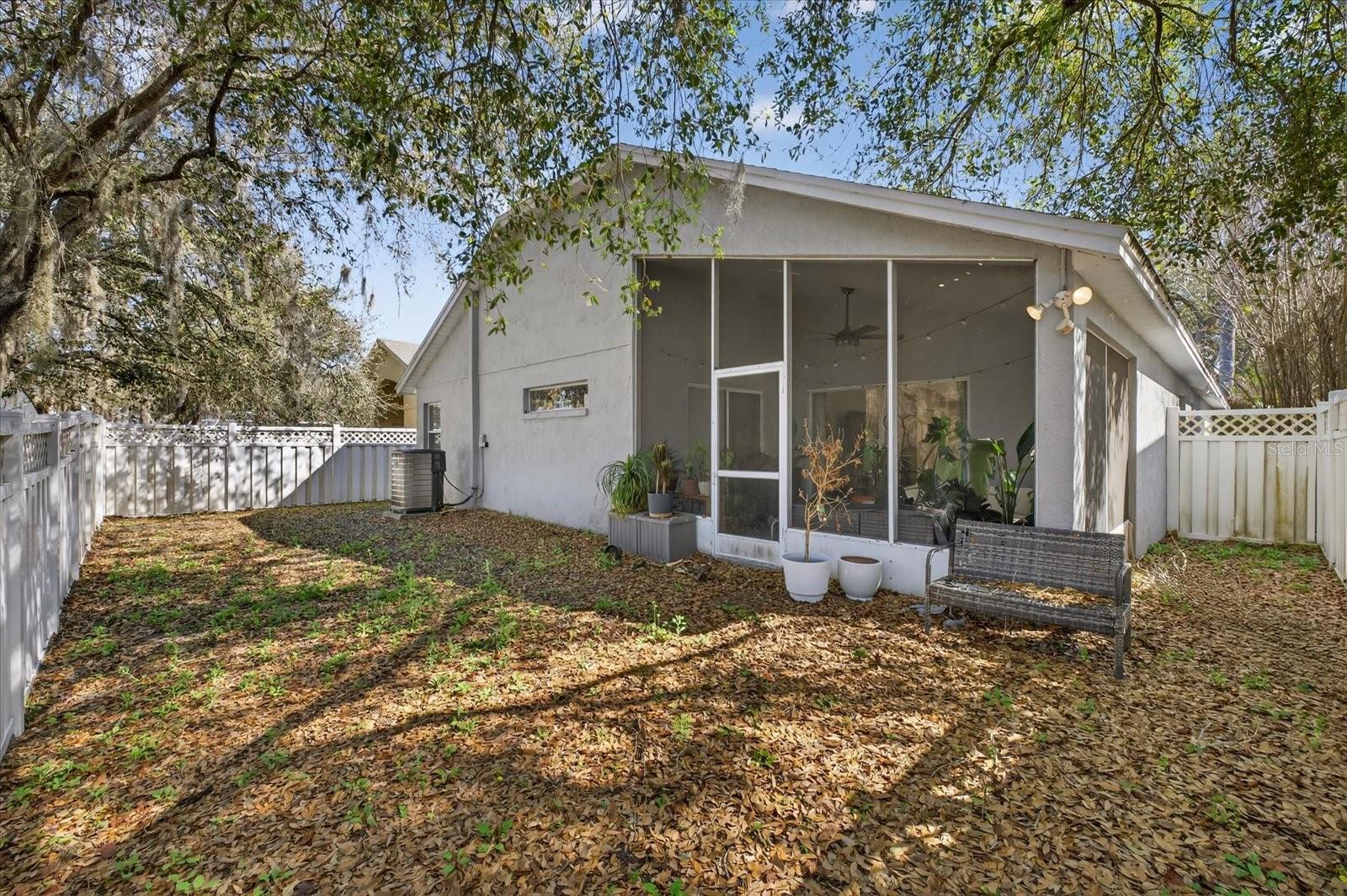 TAMPA PALMS AREA 4 PRCL 11 U - Residential Lease