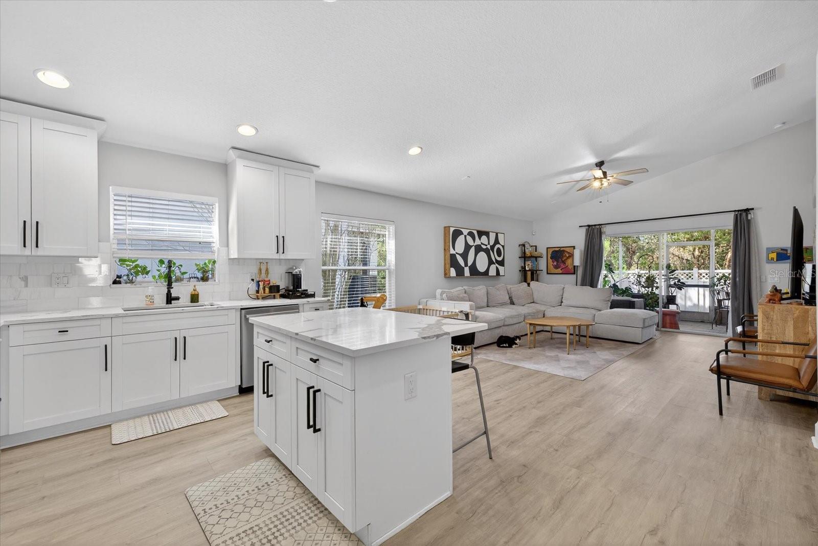 TAMPA PALMS AREA 4 PRCL 11 U - Residential Lease