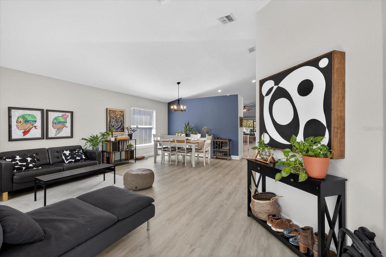 TAMPA PALMS AREA 4 PRCL 11 U - Residential Lease