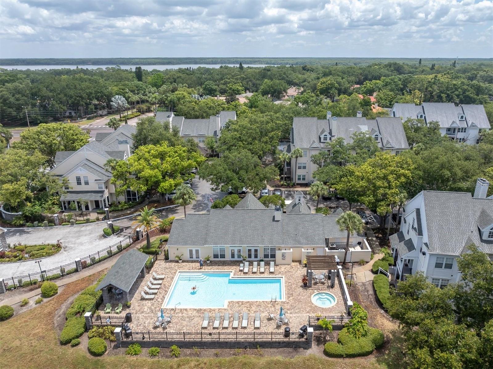 BENTLEY AT COBBS LANDING CONDO THE - Residential