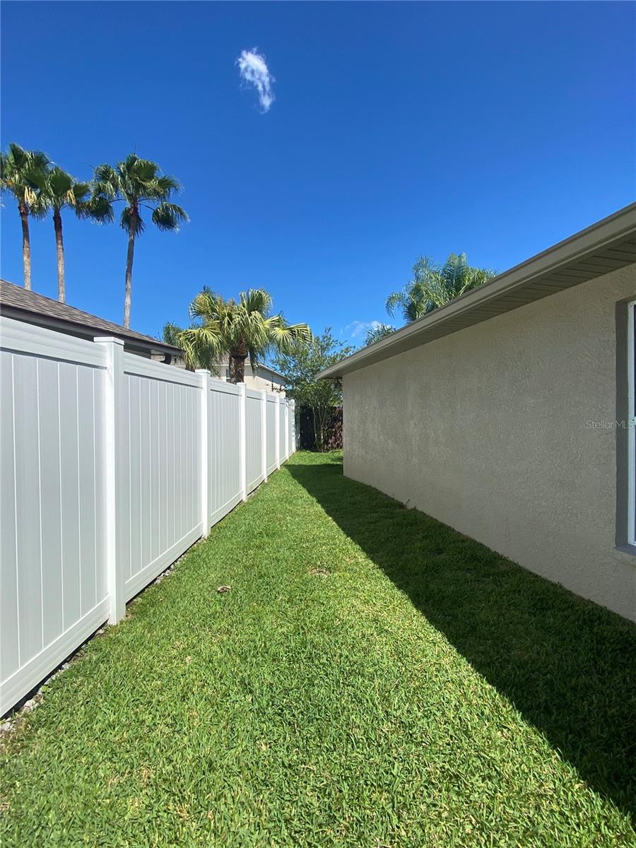 IVY LAKE ESTATES - Residential Lease