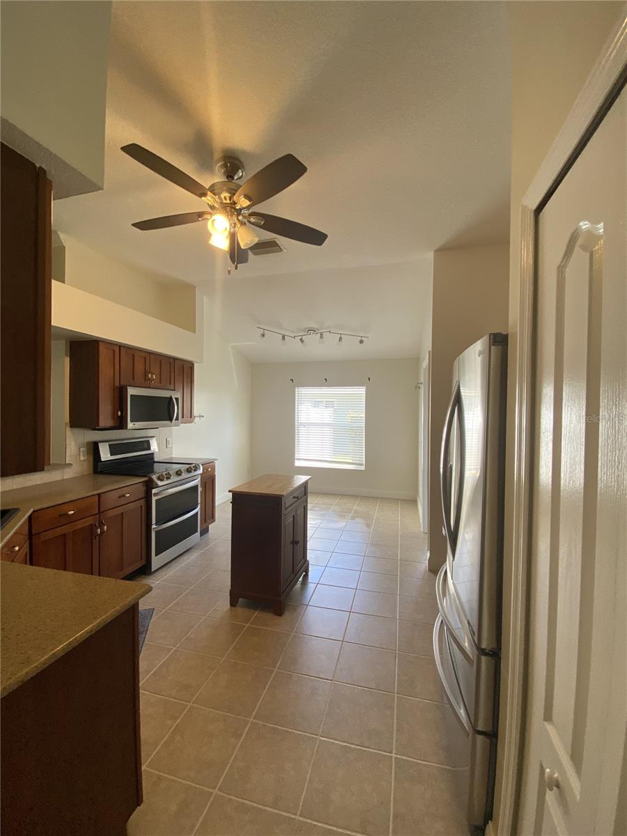 IVY LAKE ESTATES - Residential Lease
