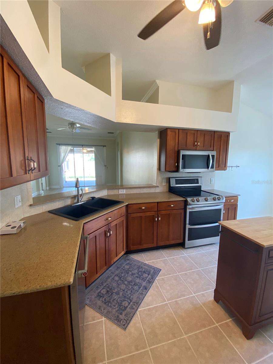 IVY LAKE ESTATES - Residential Lease