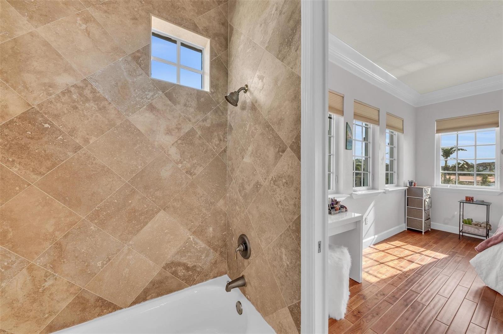 COUNTRY CLUB SHORES SEC 02 - Residential