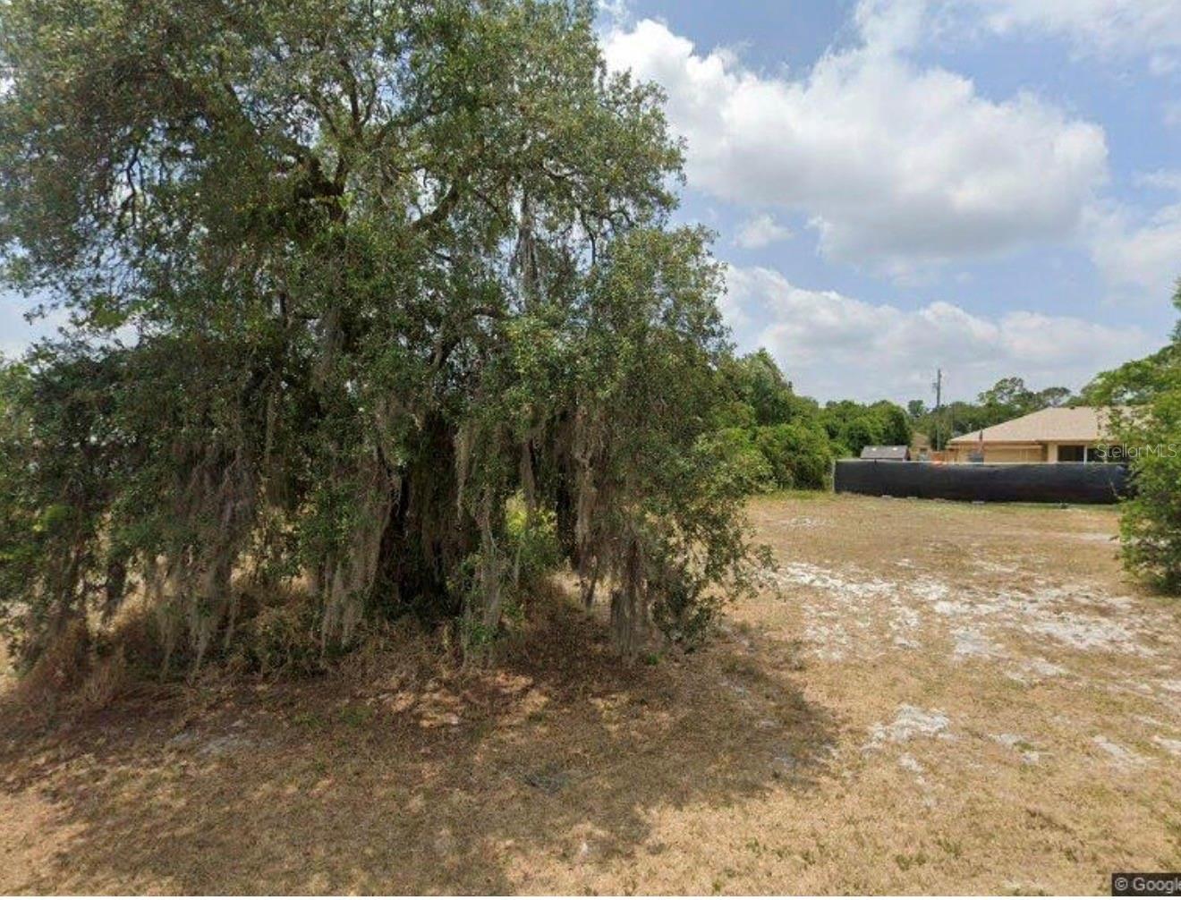 Build your dream home or investment property on this .38-acre corner lot located in the growing community of Sebring in Highlands County.
 Large .38 acre lot, Corner lot – more space & access, Growing residential community, No building impact fees (buyer to verify with county), Great opportunity for builders, investors, or future homesite
Sebring is known for its affordable land, lakes, and steady growth, making it a great location for new construction or long-term investment. The area offers easy access to shopping, schools, golf courses, and outdoor recreation.