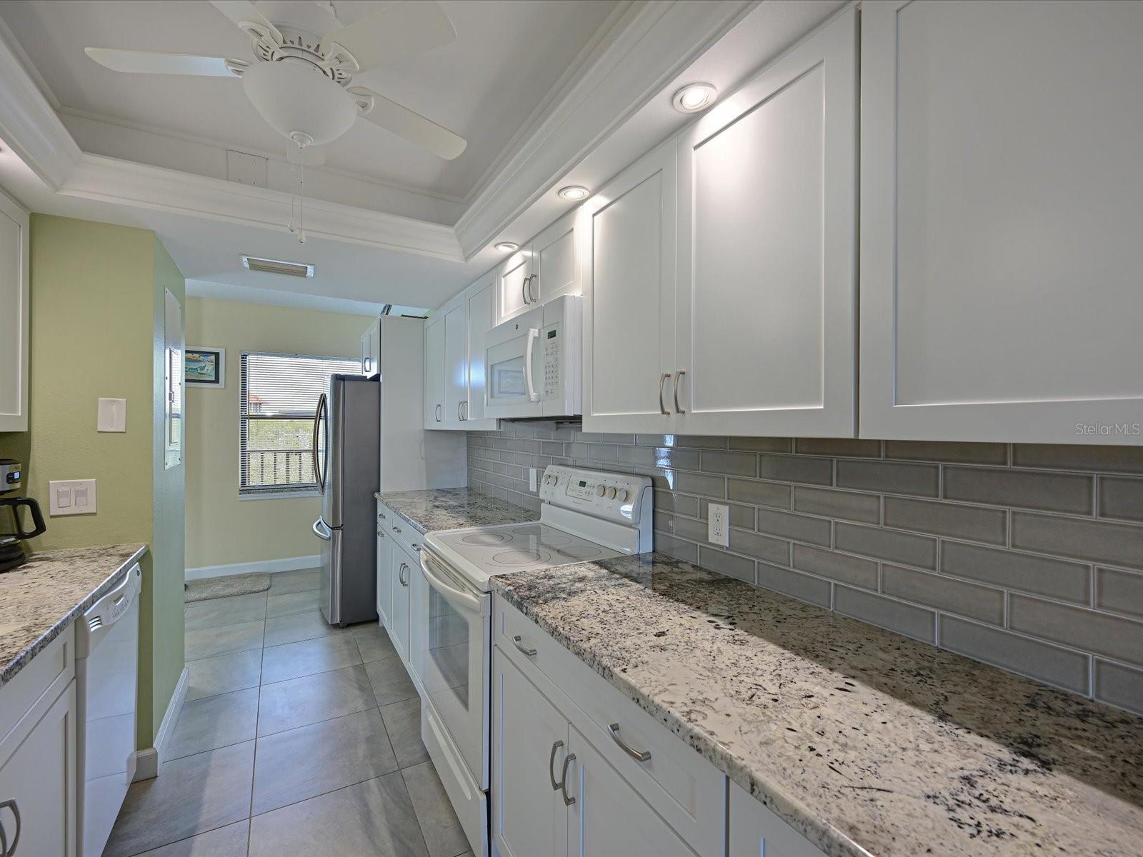 RIVER YACHT & RACQUET CLUB - Residential
