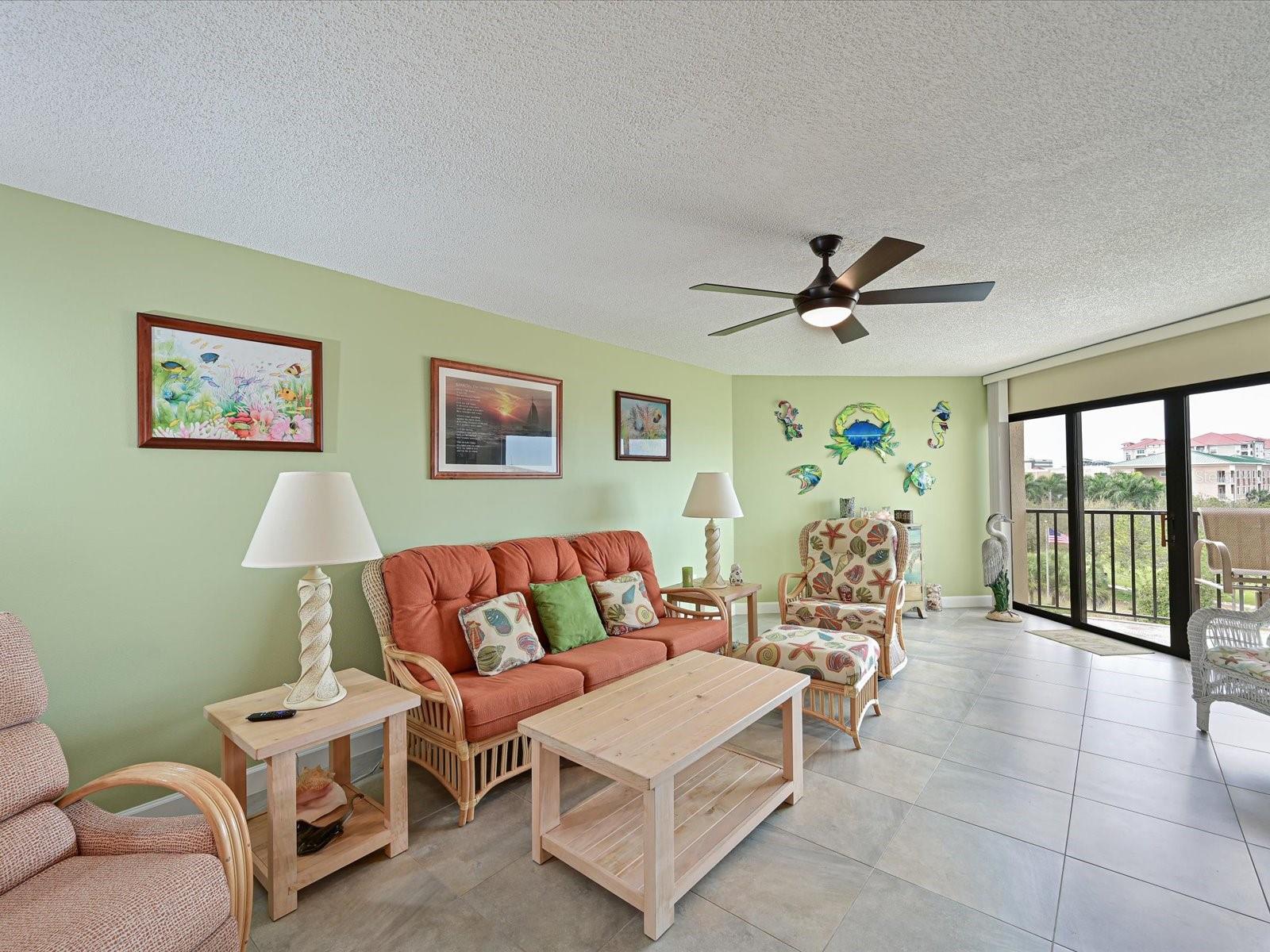 RIVER YACHT & RACQUET CLUB - Residential