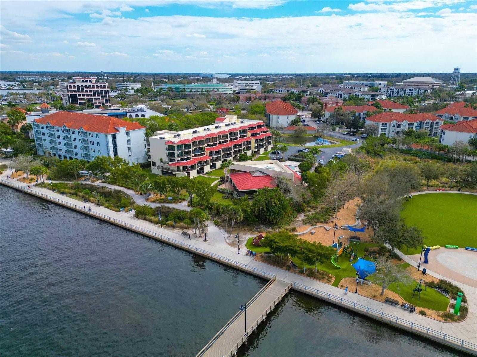 RIVER YACHT & RACQUET CLUB - Residential