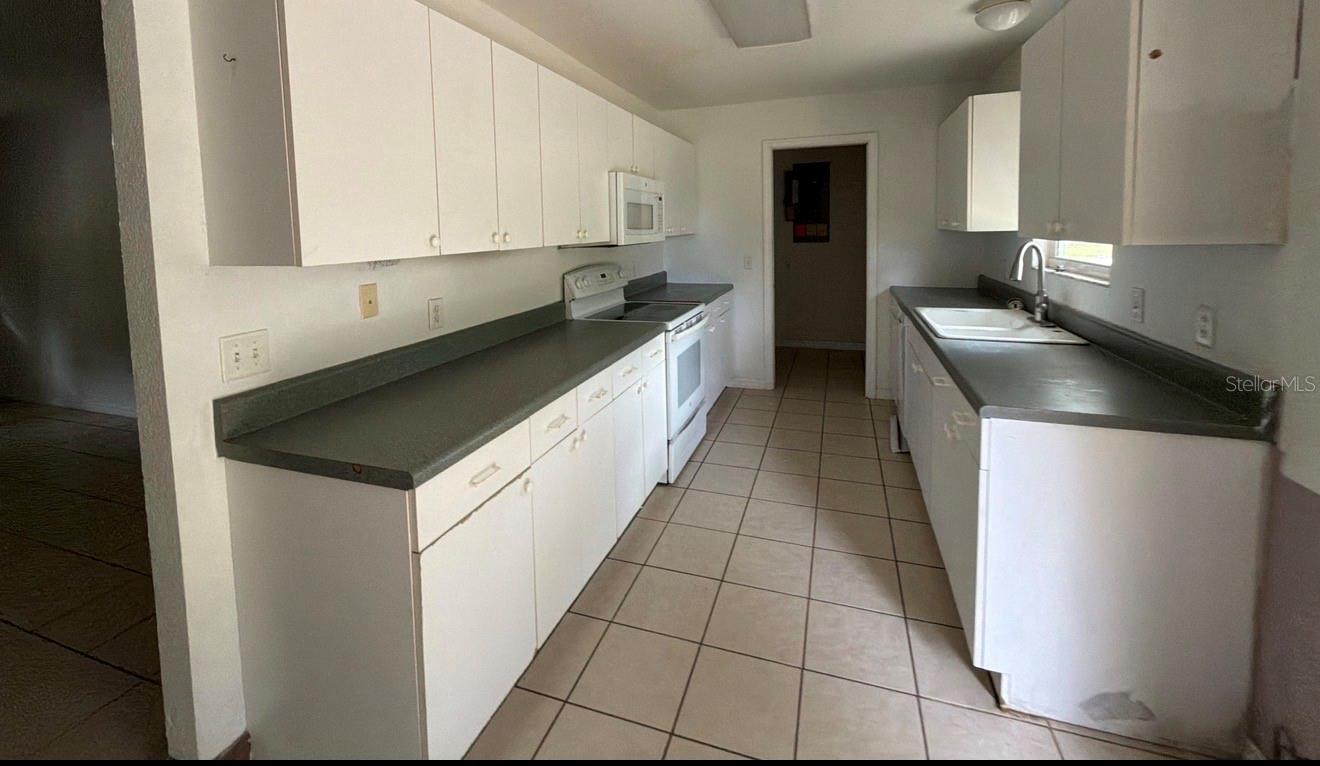 VENICE GROVES REP - Residential