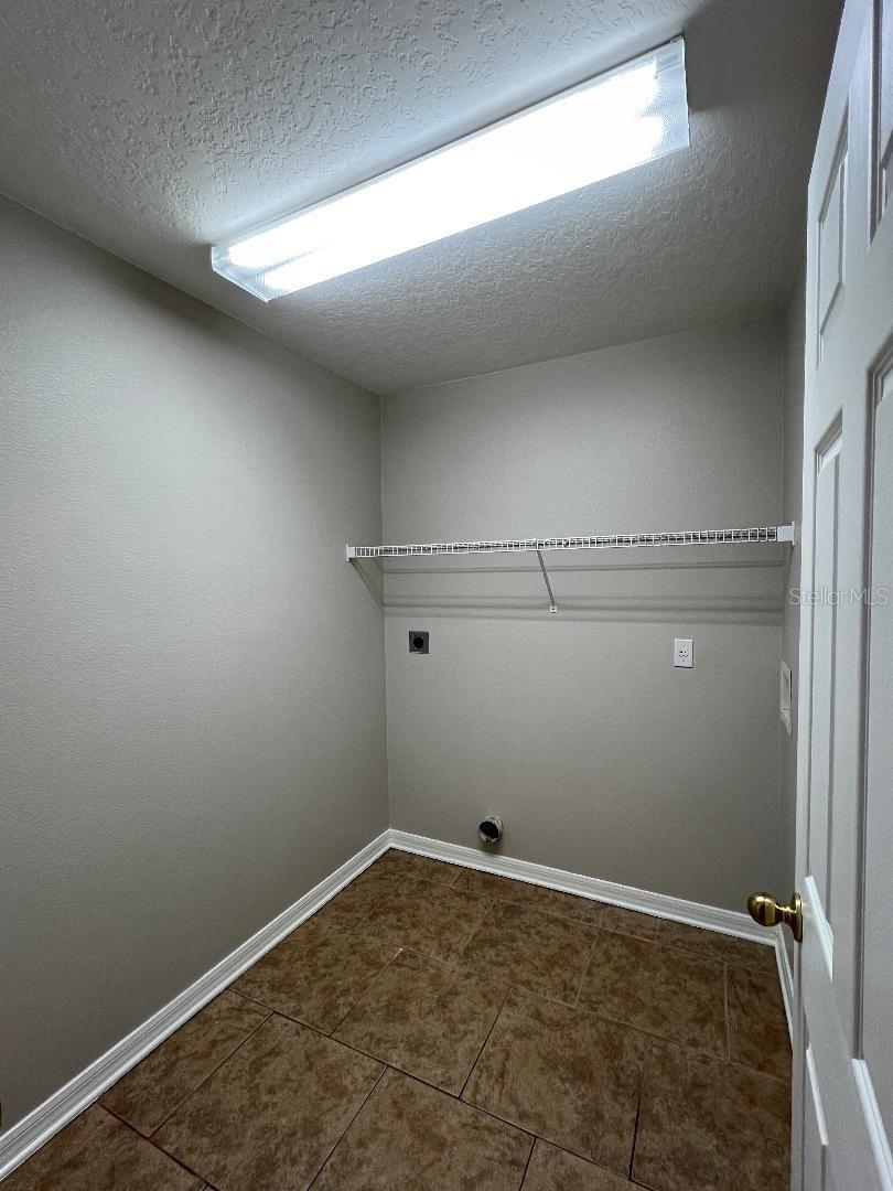 DELTONA LAKES UNIT 57 - Residential Lease