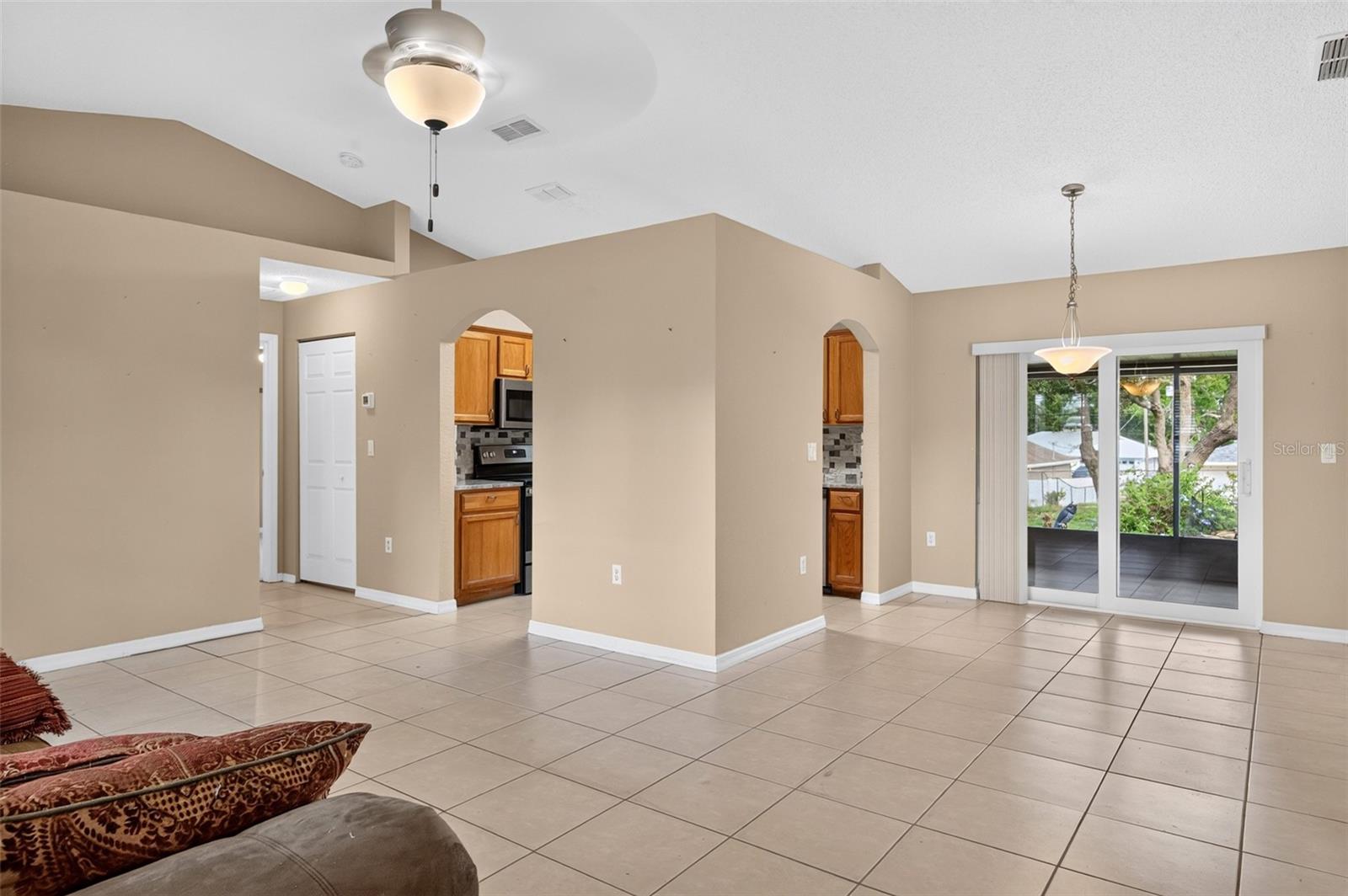 SPRING HILL - Residential