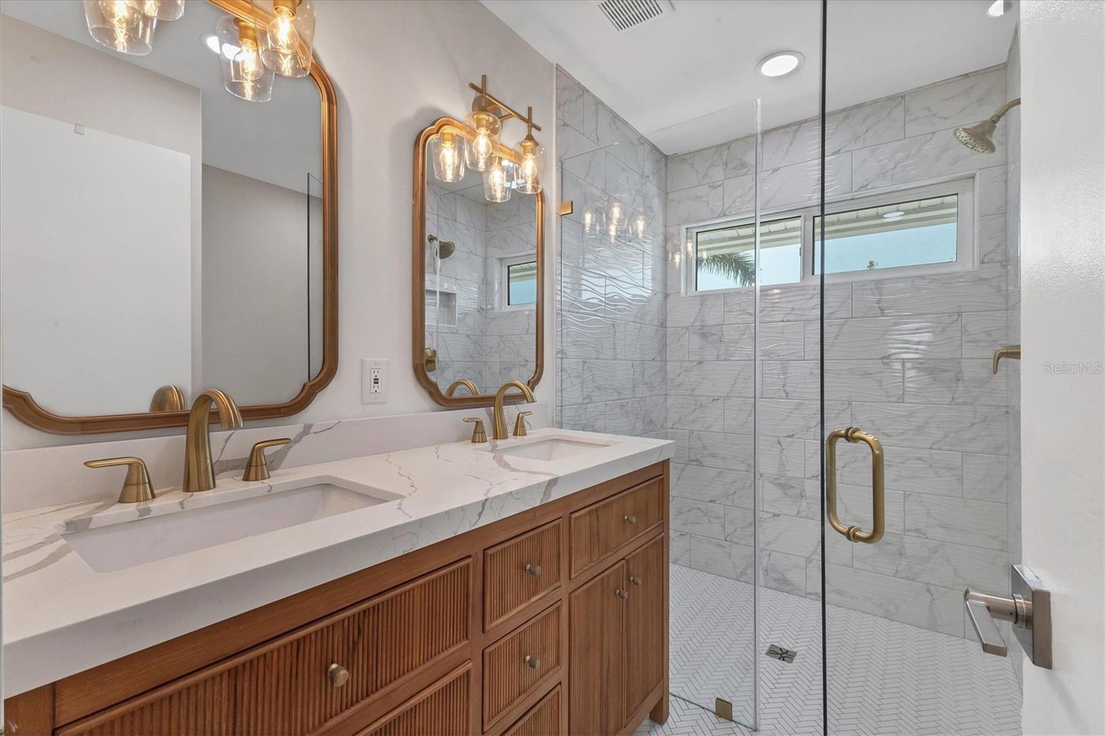 LONGBOAT KEY - Residential