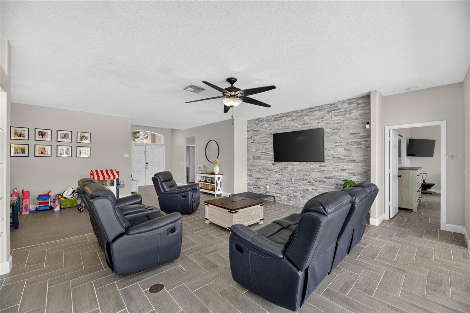 RIVERGLEN UNITS 5 6 & 7 PHAS - Residential
