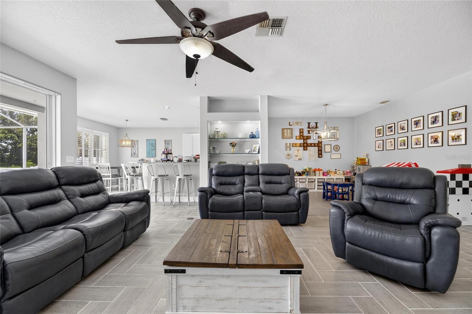 RIVERGLEN UNITS 5 6 & 7 PHAS - Residential