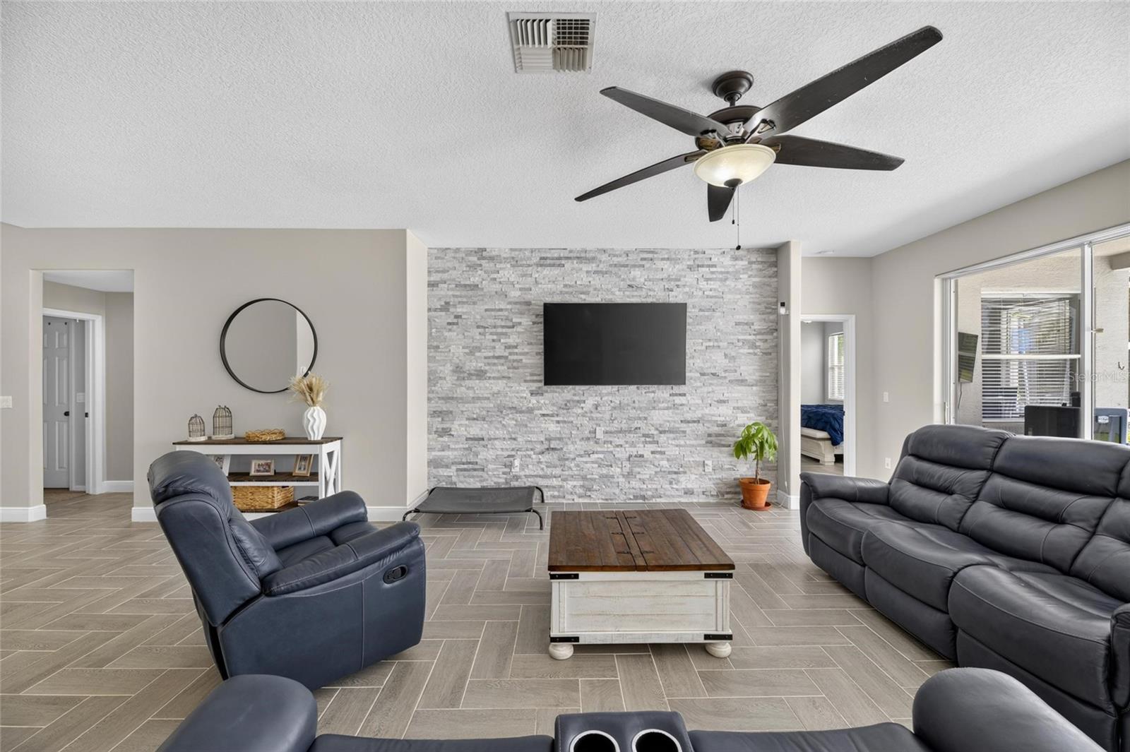 RIVERGLEN UNITS 5 6 & 7 PHAS - Residential