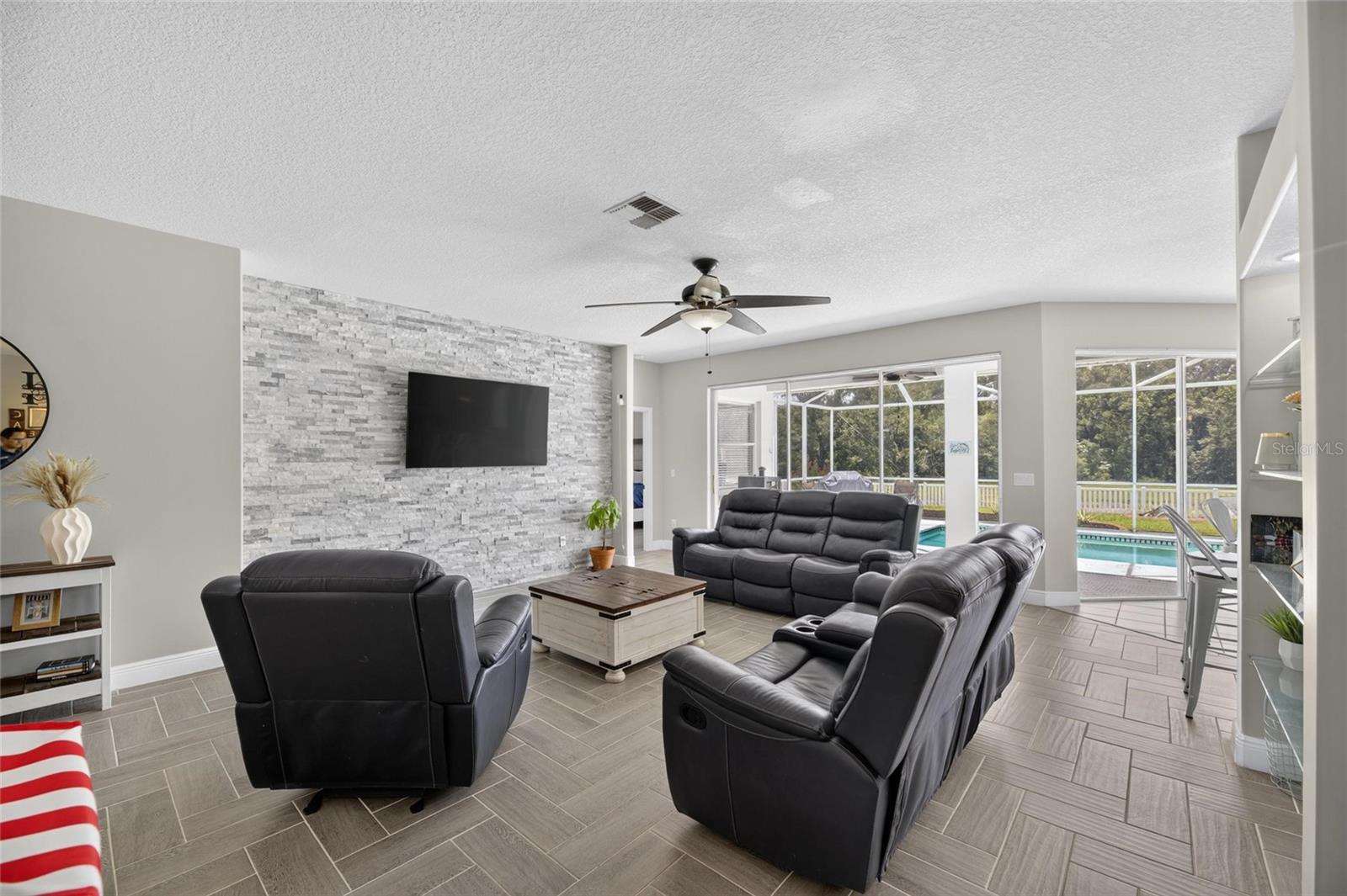 RIVERGLEN UNITS 5 6 & 7 PHAS - Residential