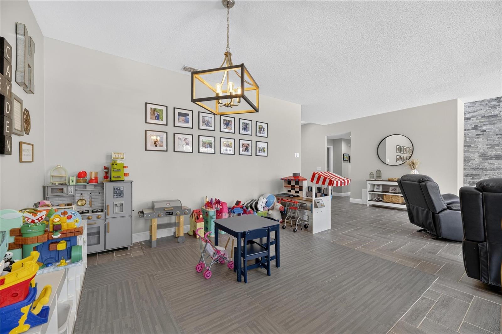 RIVERGLEN UNITS 5 6 & 7 PHAS - Residential