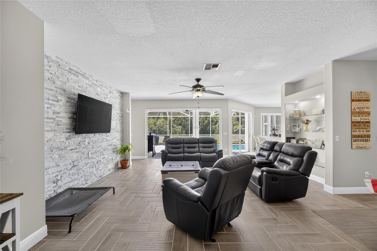 RIVERGLEN UNITS 5 6 & 7 PHAS - Residential