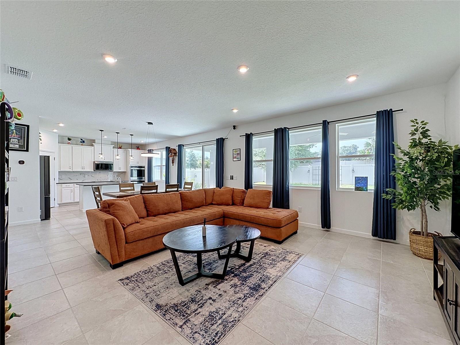 ADDISON LNDG - Residential