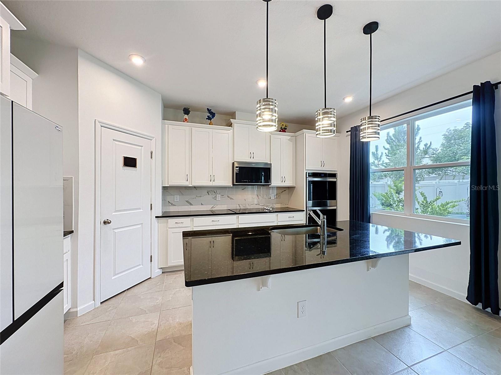 ADDISON LNDG - Residential