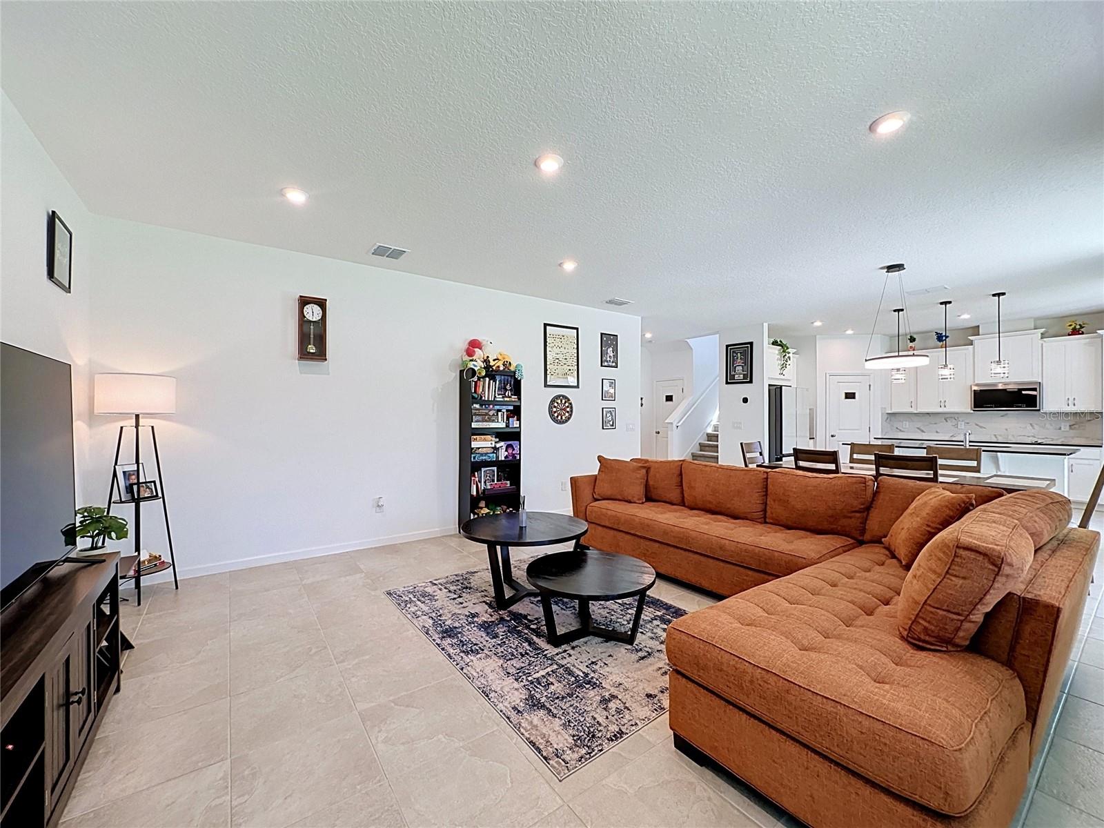 ADDISON LNDG - Residential