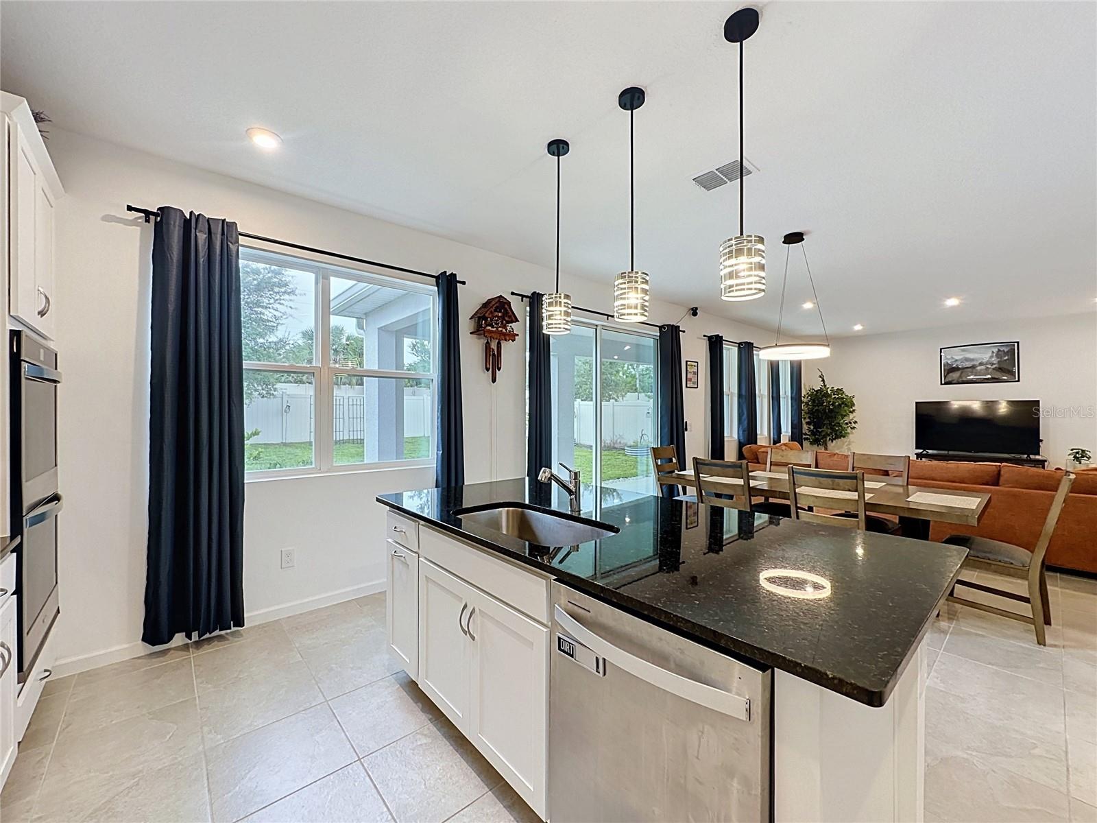 ADDISON LNDG - Residential