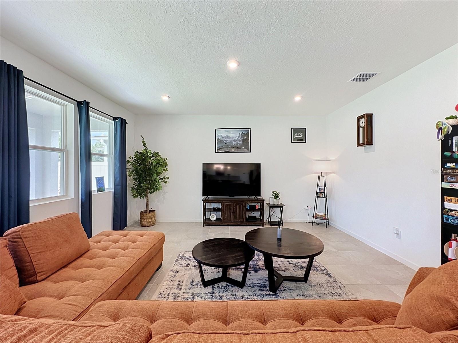 ADDISON LNDG - Residential