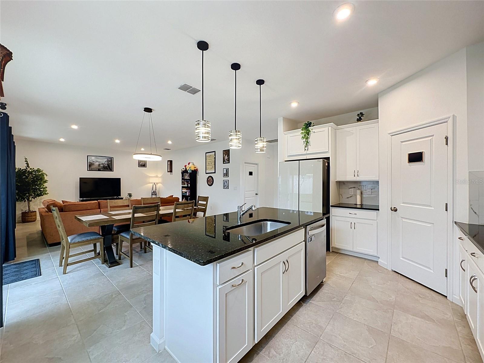 ADDISON LNDG - Residential